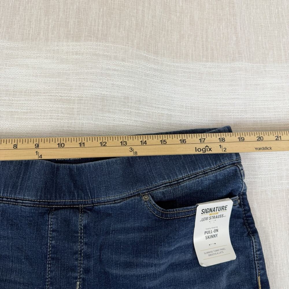 Signature Levi Strauss Gold Label Women's Sz 18M Jeans Totally Shaping Pull-On - Picture 7 of 10